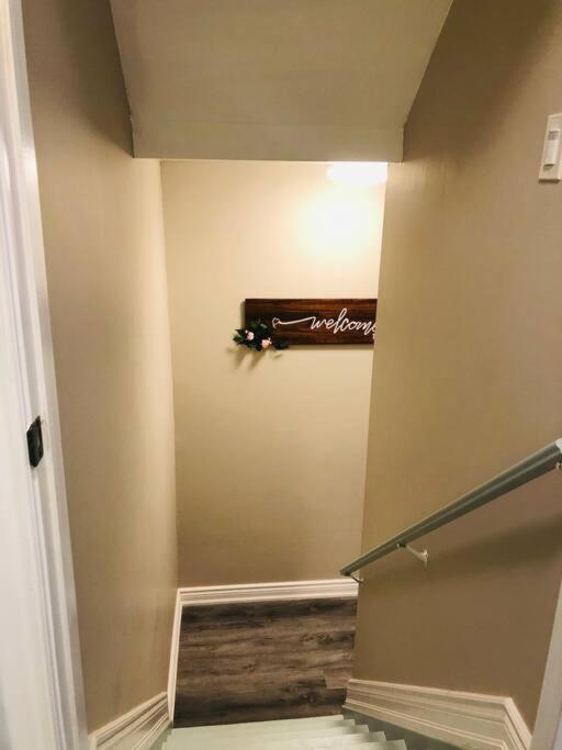 Entire Basement With 3 Bedrooms Niagara-Fälle Exterior foto