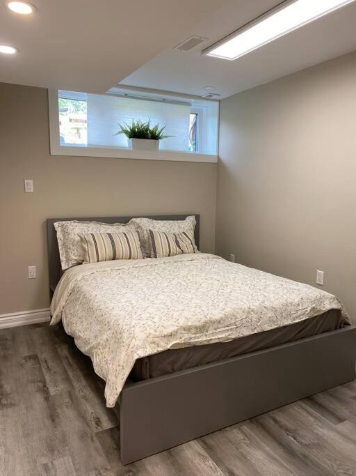 Entire Basement With 3 Bedrooms Niagara-Fälle Exterior foto